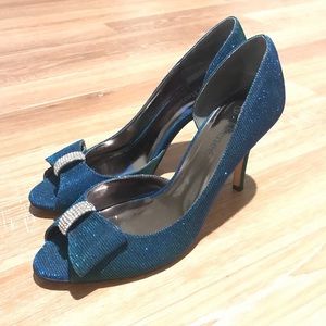 J Renee Women’s 9 High Heels Peep Toe Green & Blue